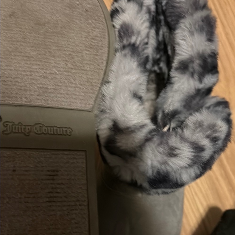 Juicy Couture Gray fleece lined Boots - Picture 7 of 8